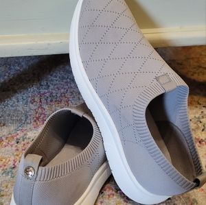 Anne Klein Aktina Women's Memory Foam Sneakers